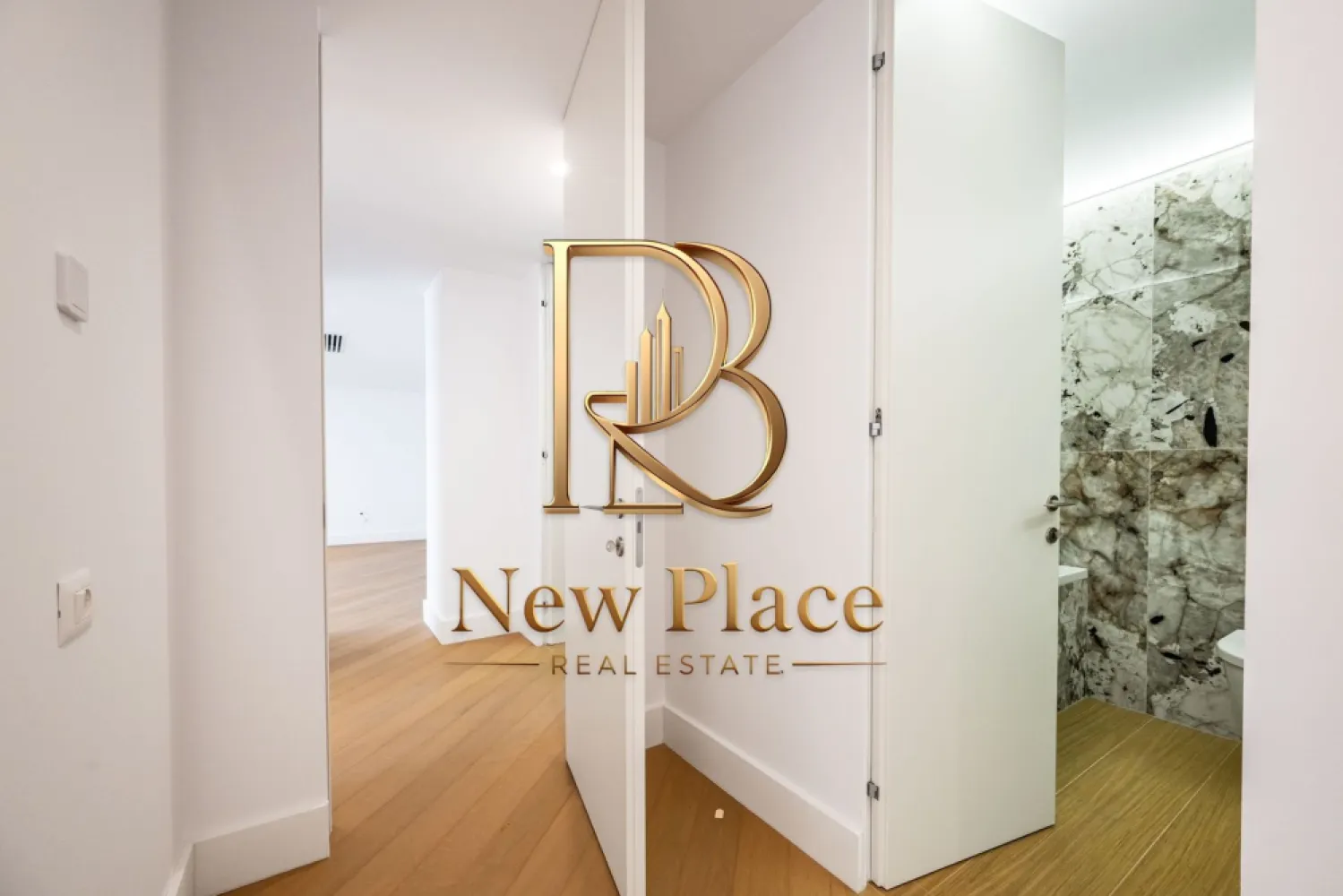 IANCU NICOLAE | 2,500 Eur/mpc | Ultra Lux | Terasa de 25.3 mp - New Place Real Estate Company va propune spre vanzare un apartament exclusivist situat intr un complex rezidential premium, localizat in zona de Nord a capitalei - Erou Iancu Nicolae.

Apartamentul este situat la Etajul 1, are o suprafata construita de 139.50 mp si o suprafata utila totala de 121.80 mp, fiind compus din: living cu bucatarie si dining de 44.60 mp, dormitor matrimonial cu zona de dressing de 23.70 mp cu baie proprie de 4.80 mp, dormitor secundar de 16.40 mp, grup sanitar de 4.00 mp, un hol de 3.00 mp si o terasa de 25.30 mp.

Ansamblul rezidential din care face parte apartamentul propune un concept de locuire exclusivist caracterizat prin finisaje si dotari high-end adaptate trendurilor pietei imobiliare din marile capitale ale lumii.

Conceptul de modern living inseamna sa te bucuri cat mai mult de timpul tau liber. Iar acest lucru incepe acasa. Pentru aceasta viziune ansamblul ia in calcul fiecare parametru al unui stil de viata exclusivist, de la finisajele si dotarile high-end pana la locatie si arhitectura.

Finisaje și dotari
- Fatada ventilata cu placi ceramice Florim
- Tamplarie din aluminiu Schuco cu geam tripan
- Climatizare LG cu control individual a temperaturii
- Usi de acces cu sistem de siguranta
- Control acces cu sistem videointerfon
- Usi interioare tip Filomuro
- Parchet din lemn cu incalzire in pardoseala
- Placari ceramice Florim
- Obiecte sanitare Daniel Rubinetterie
- Incalzire centralizata cu contorizare individuala
- Parcare subterana pe 3 niveluri
- Gradini si spatii verzi

Pentru mai multe detalii sau oferte similare, nu ezitati sa ne contactati.

Aceasta oferta apartine New Place Real Estate Company.