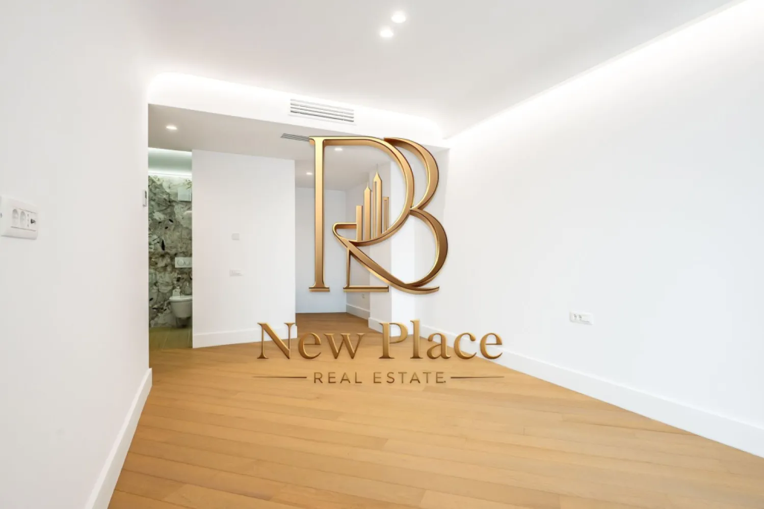 IANCU NICOLAE | 2,500 Eur/mpc | Ultra Lux | Terasa de 25.3 mp