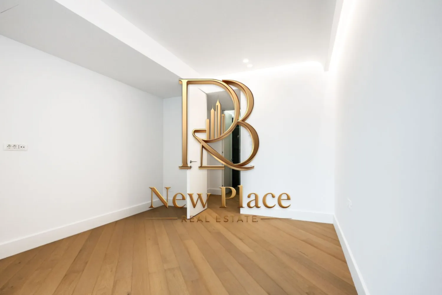IANCU NICOLAE | 2,500 Eur/mpc | Ultra Lux | Terasa de 25.3 mp