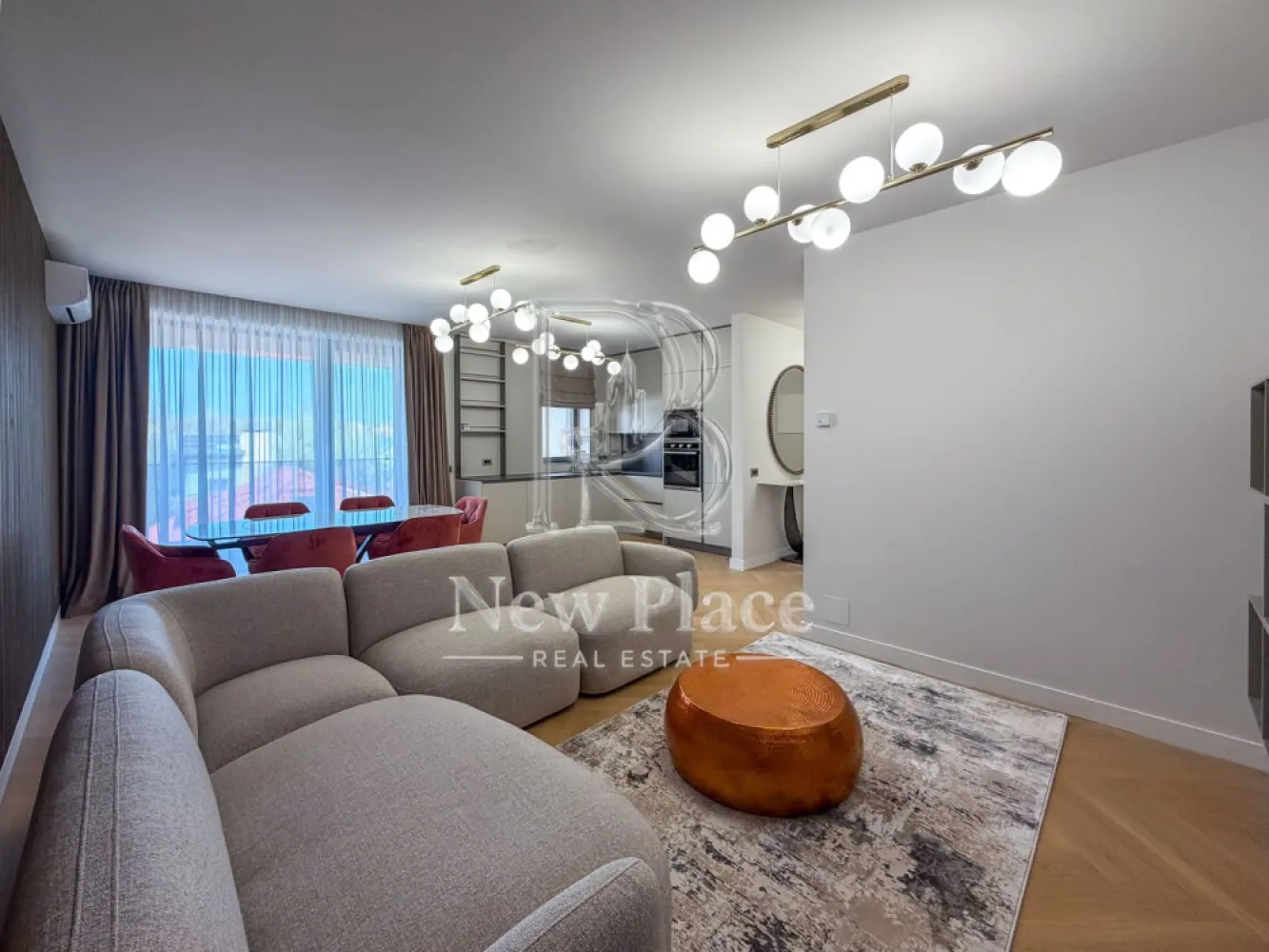 [VIDEO] Arqa Jolie Village | Apartament exclusivist | View liber | ULTRA LUX - ✅Pentru o perspectiva mai buna asupra Apartamentului, va invitam sa vizionati Video-ul de prezentare✅

New Place Real Estate Company va propune spre inchiriere un apartament spatios si inteligent compartimentat, situat intr un Ansamblu Rezidential din zona de Nord a Capitalei, intr-o oaza de liniste, cu aer curat si acces facil catre toate punctele de interes. Situat in zona Erou Iancu Nicolae, Ansamblul este plin de rafinament fiind locul ideal in care vei beneficia de intimitatea necesara de fiecare data cand pasesti acasa si unde vei gasi o comunitate formata din locatari care impartasesc aceleasi valori cu tine.

Ansamblul are o arhitectura moderna, este format din cladiri cu regim de inaltime mica (P+2+3R+4R), fiind este construit pe un lot de 8,000 mp de teren, amprenta constructiei avand doar 3,000 mp, parcarile fiind prevazute doar la subteran, avand curti interioare cu spatii verzi generoase care includ o piscina si loc de joaca pentru copii.

Apartamentul are o suprafata utila totala de 97.80 mp, suprafata desfasurata fiind impartita astfel: living si bucatarie open space cu suprafata de 31.90 mp, dormitor matrimonial cu zona de dressing suprafata de 20.80 mp, cu o baie proprie cu suprafata de 4.20 mp, dormitor secundar cu suprafata de 15.60 mp, baie de serviciu cu suprafata de 4.20 mp, un hol cu suprafata de 8.00 mp si terasa cu suprafata de 13.80 mp. Cel de al doilea dormitor se poate mobila la cererea viitorului chirias.

Apartamentul dispune de 1 loc de parcare situat la subteranul imobilului.

Finisajele de top si facilitatile exclusive completeaza calitatea constructiei, oferind un confort sporit rezidentilor ansamblului:
- Piscina exterioara
- Loc de joaca pentru copii
- Spatii pietonale largi si pline de verdeata
- Centrala de imobil
- Video interfon
- Locatie ideala
- Branduri de top atat pentru finisaje cat si ppentru materialele de constructie

Pentru mai multe detalii sau pentru a programa o vizionare, nu ezitati sa ne contactati.

Aceasta oferta apartine New Place Real Estate Company.