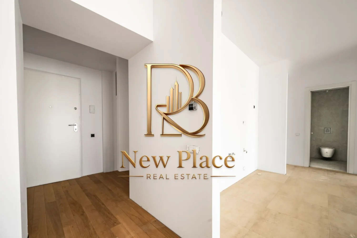 One Lake District | Vedere libera spre lac | 149,900 + TVA | LUX - New Place Real Estate Company va propune spre vanzare un apartament situat in complex rezidential One Lake District - un complex rezidential exclusivist situat pe malul pitoresc al lacului Plumbuita - un mix perfect intre o viata moderna, privelisti uimitoare si o comunitate vibranta.

Apartamentul este situat la etajul 7 si are o suprafata utila totala de 66,40 mp, fiind compus din living cu bucatarie open space si loc de luat masa de 29,87 mp, dormitor de 12.05 mp, baie de 4,51 mp, hol de 6.01 mp si balcon de 10.98 mp. Apartamentul se vinde finisat (gresie, faianta, obiecte sanitare, parchet, usi, tamplarie, geamuri, etc), nemobilat.

Forma de achizitie este cesiune de Antecontract. Data de finalizare fiind Septembrie 2026.

Apartamenul se poate achizitiona la pretul de 149,900 Eur+TVA. Mai este de achitat suma de 90,000 Eur+TVA catre dezvoltator (aceasta suma se plateste la momentul semnarii Contractului final de vanzare cumparare), iar diferenta se achita catre actualul proprietar in momentul semnarii Cesiunii de Antecontract. Separat se poate achizitiona si un loc de parcare la pretul de 15,000 Eur+TVA.

Ansamblul One Lake District se remarca printr o gama premium de facilitati atent concepute pentru un stil de viata activ, inclusiv o scoala privata, spatii comerciale accesibile si o varietate de activitati captivante si facilitati sportive. Terenul de joaca dedicat copiilor asigura distractie si divertisment fara limite pentru cei mai tineri rezidenti. Intinzandu-se pe o suprafata de 8 hectare, One Lake District ofera peisaje de neegalat din Bucuresti, oferind un decor unic si captivant pentru viata de zi cu zi. Imbratisand un stil de viata sustenabil, One Lake District incorporeaza un sistem de geoexchange de ultima generatie - o solutie ecologica ce valorifica energia regenerabila, oferind comunitatii One Lake District un mod de viata mai ecologic si mai eficient din punct de vedere al costurilor.

Caracteristici:
- Opt cladiri rezidentiale elegante;
- Peste 1,950 de apartamente moderne si cinci niveluri speciale pentru parcarea supraterana;
- Scoala privata;
- Spatii comerciale si servicii la Parter;
- Vederi spectaculoase si acces direct la lacul Plumbuita;
- Parcare ampla si spatii comerciale accesibile;
- Activitati captivante si facilitati sportive;
- Loc de joaca dedicat copiilor.

Pentru mai multe detalii, nu ezitati sa ne contactati.

Aceasta oferta apartine New Place Real Estate Company.