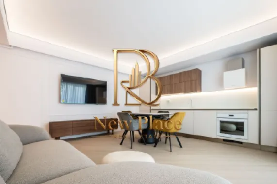 [VIDEO] CORTINA NORTH | 1,150 Eur + TVA | Mobila Rovere | View liber | LUX