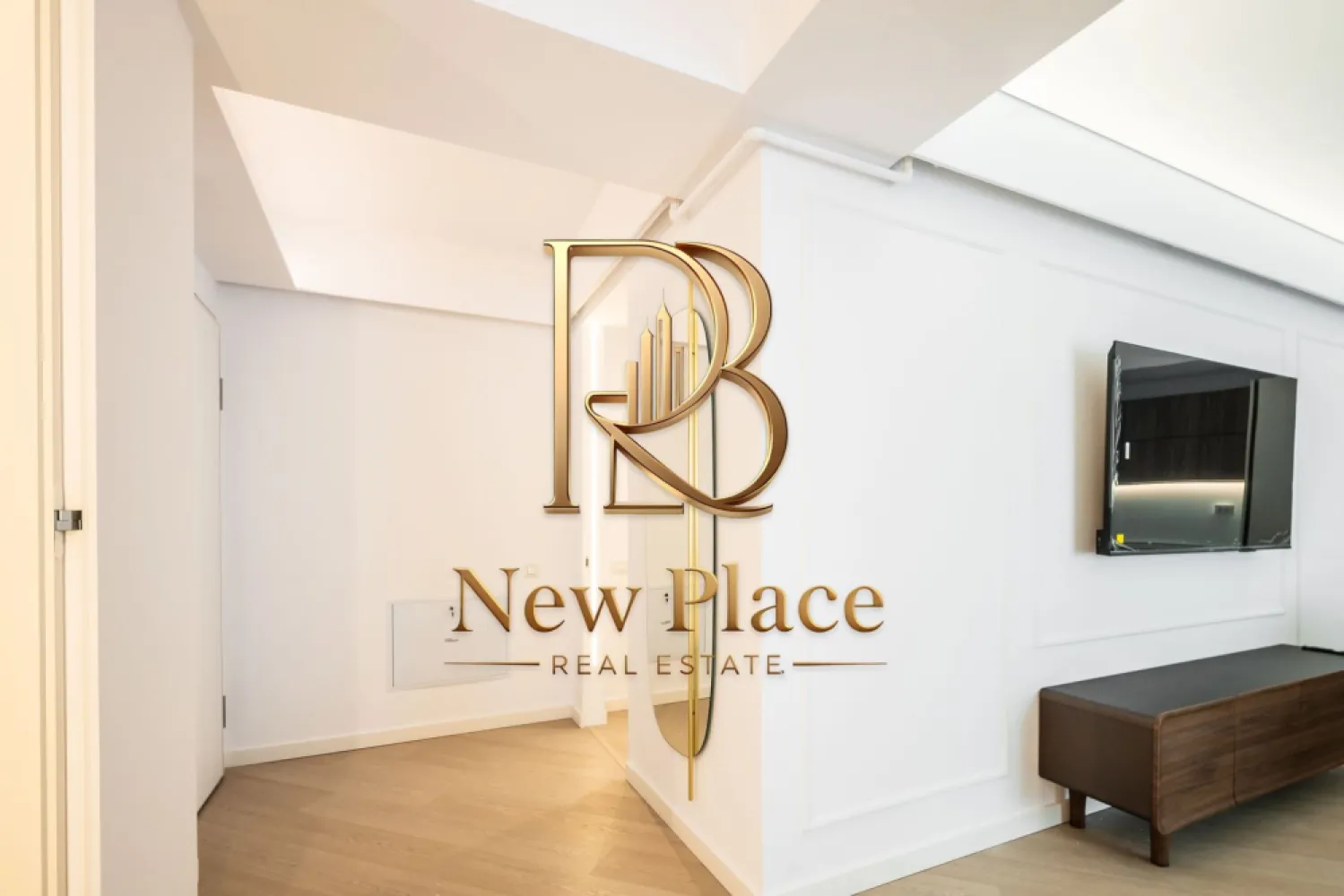 [VIDEO] CORTINA NORTH | 1,150 Eur + TVA | Mobila Rovere | View liber | LUX
