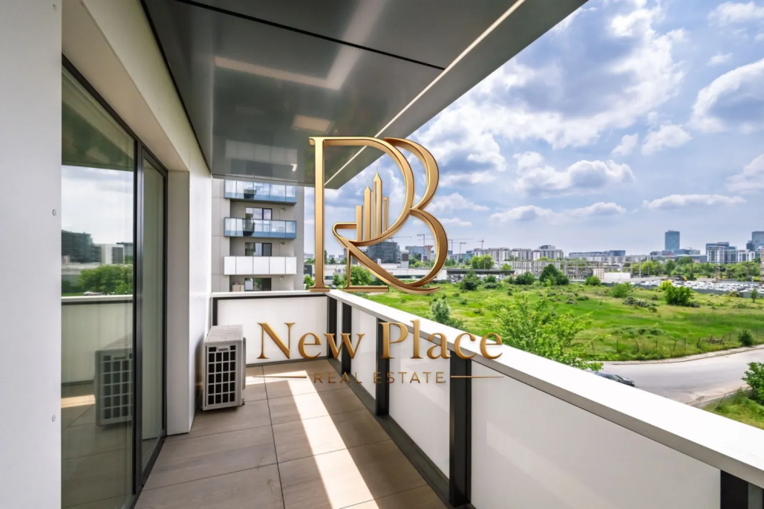 [VIDEO] CORTINA NORTH | 1,150 Eur + TVA | Mobila Rovere | View liber | LUX