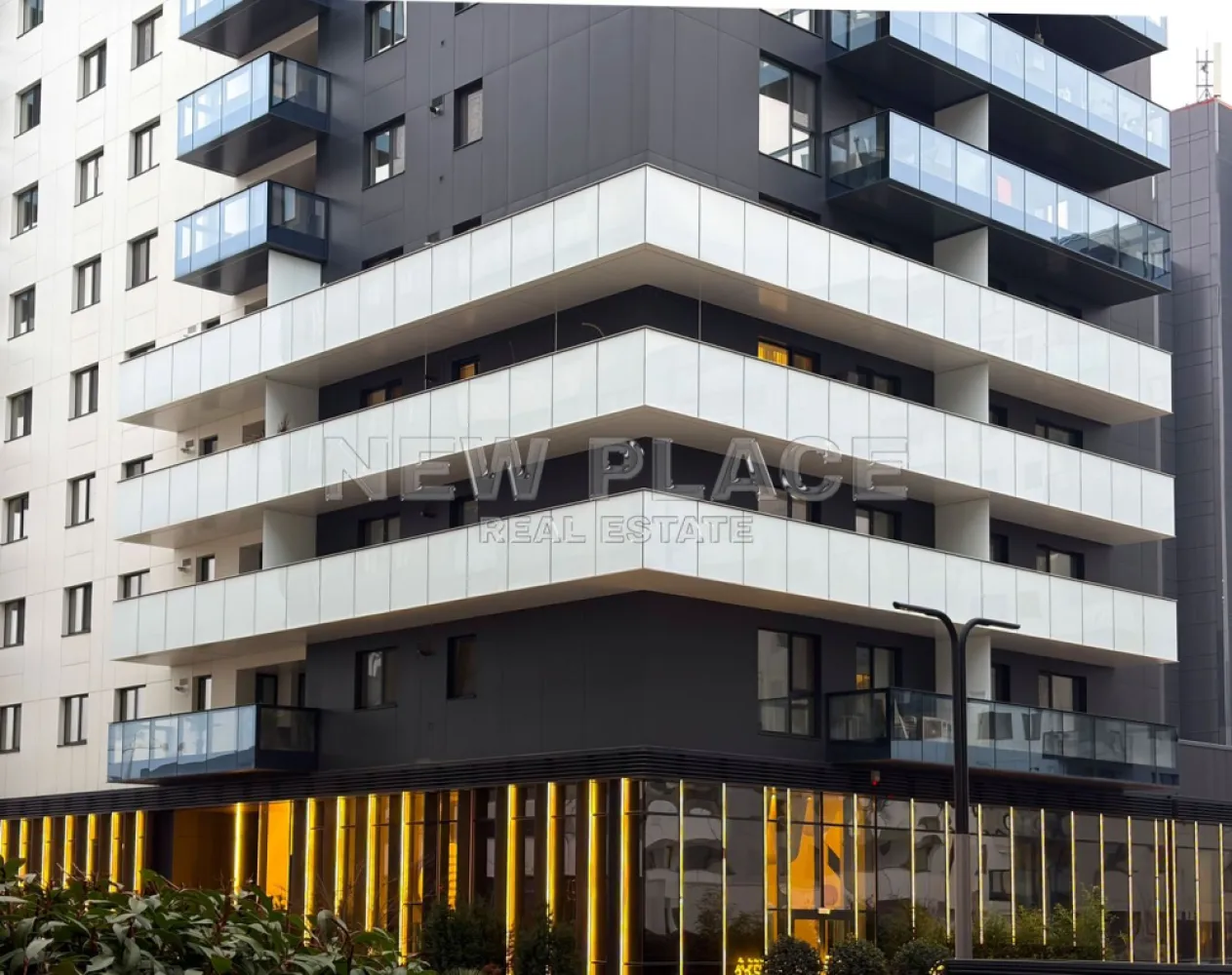 [VIDEO] CORTINA NORTH | Bucatarie inchisa | 1,100 Eur+TVA|Terasa 30 mp