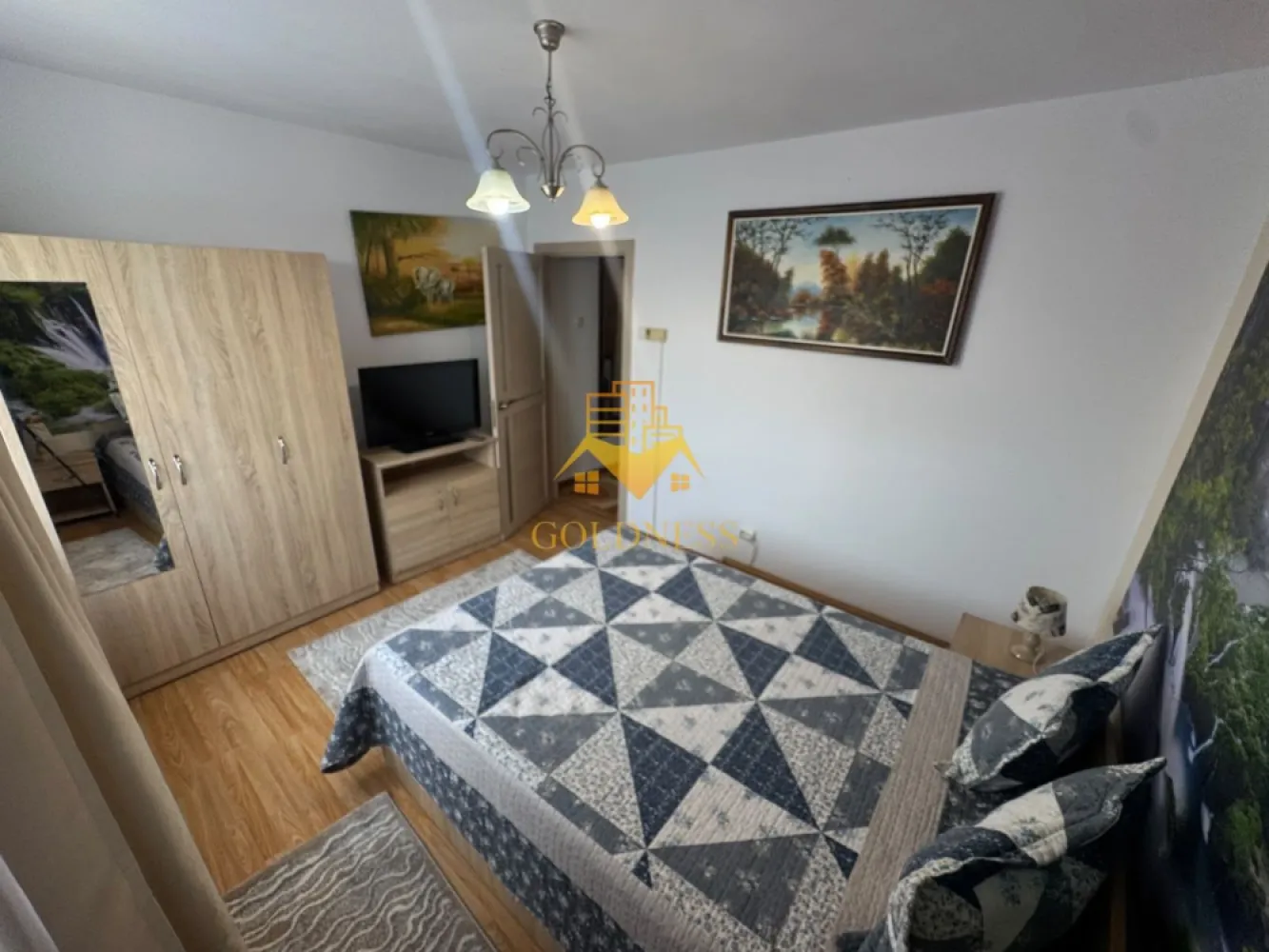 2 camere, decomandate, Gheorgheni, zona Constantin Brancusi, Alverna - GOLDNESS Imobiliare vă propune spre închiriere un apartament cu 2 camere complet mobilat și utilat, la etajul 8 într-un imobil de 9 etaje, în Cartierul Gheorgheni.
Posibilitate de parcare in zona !
Se află în apropierea stațiilor de transport în comun, magazine, restaurante, spații verzi, farmacii, etc. 

Apartamentul este compartimentat astfel:
 - dormitor cu pat matrimonial, noptiere, comoda TV
 - living cu canapea extensibila, spatiu pentru depozitare, TV
 - bucatarie complet mobilata, utilata, loc de luat masa
 - baie cu cabina de dus, calorifer port prosop și dulap pentru depozitare.
 - 2 balcoane de 4 mp

Imobilul este dotat cu toate cele necesare- centrală proprie, mașină de spălat haine, frigider, plită electrică, hotă, etc. 

Dacă sunteți interesați de acest apartament și doriți să îl vizionați, dar și pentru alte oferte nu ezitați să ne contactați telefonic sau prin e-mail. Vă stăm la dispoziție!
Pentru intermediere se percepe un comision de 50% din prețul chiriei!