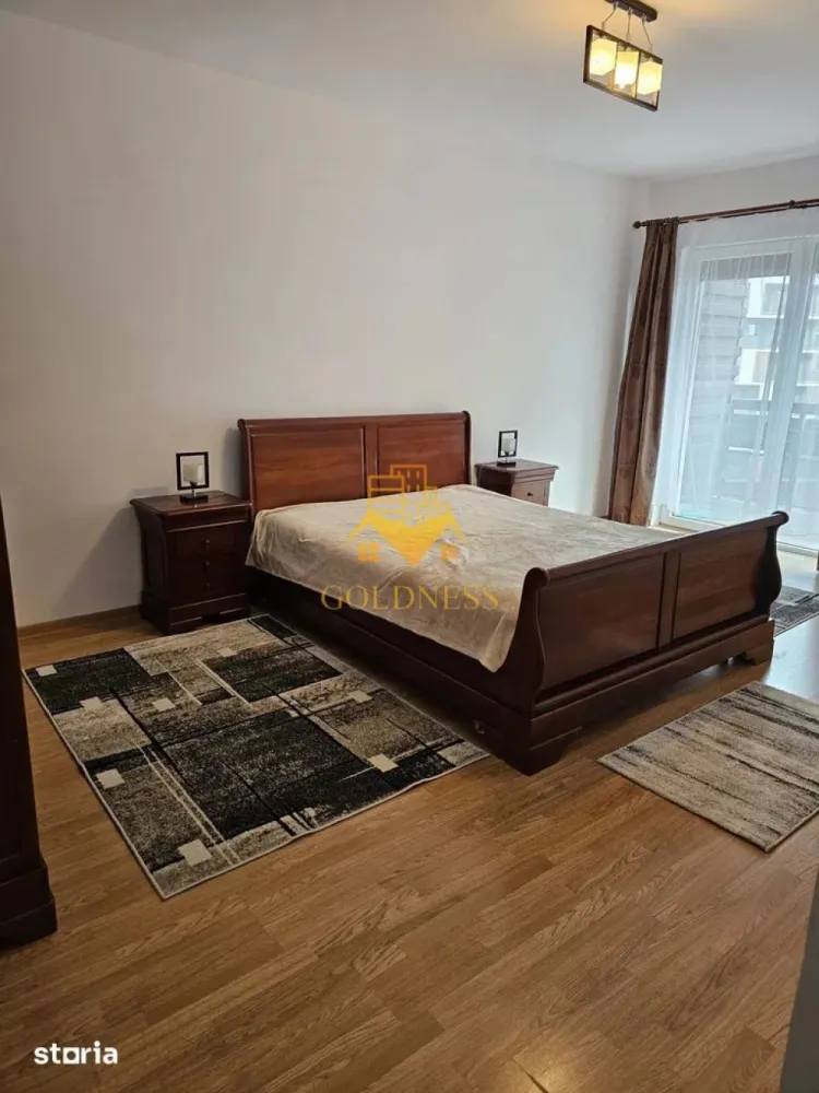 2 camere, parcare subterana, Cartier Buna Ziua, Bonjour Residence,LIDL - GOLDNESS Imobiliare vă propune spre închiriere un apartament cu 2 camere complet mobilat și utilat, la etajul 3 într-un imobil de 8 etaje, în Cartierul Bună Ziua .
 Dispune de loc de parcare subteran. 
Se află în apropierea stațiilor de transport în comun, magazine, restaurante, spații verzi, farmacii, etc. 
 Apartamentul este compartimentat astfel:
 - dormitor cu pat matrimonial, dressing, noptiere
 - living cu canapea extensibila, spatiu pentru depozitare
 - bucatarie complet mobilata, utilata, loc de luat masa
 - baie cu cadă, calorifer port prosop și dulap pentru depozitare.
 - terasă de 15 mp.

Imobilul este dotat cu toate cele necesare- centrală proprie, frigider, aragaz, hotă, mașină de spălat haine,   etc. 

Dacă sunteți interesați de acest apartament și doriți să îl vizionați, dar și pentru alte oferte nu ezitați să ne contactați telefonic sau prin e-mail. Vă stăm la dispoziție!
Pentru intermediere se percepe un comision de 50% din prețul chiriei!