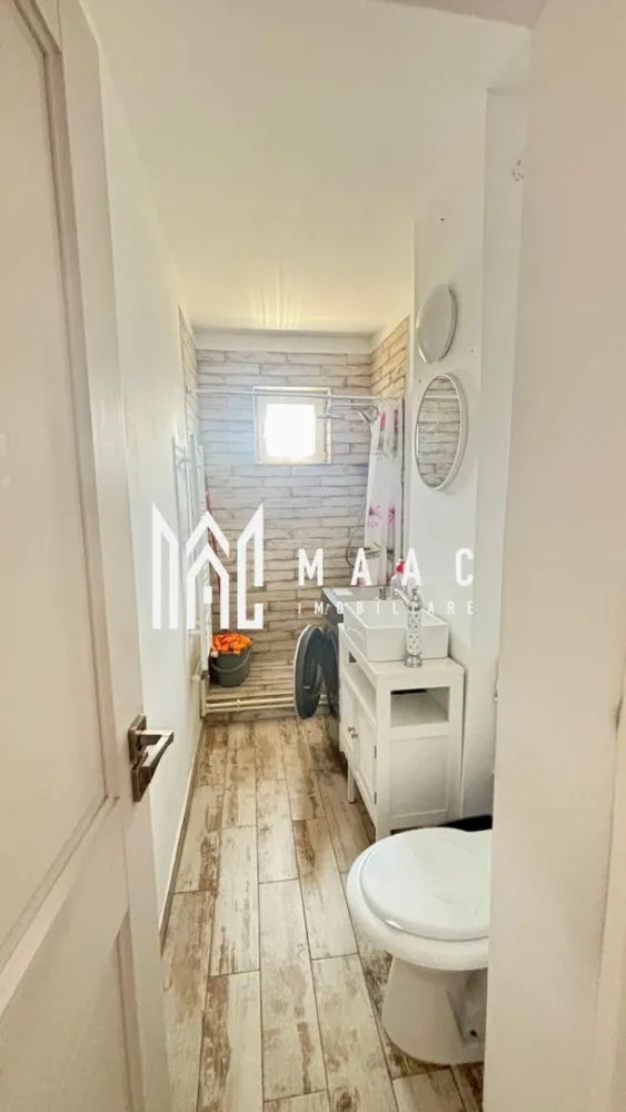 Apartament 2 camere I Renovat I KM 4–5 I Constanța I COMISION ZERO - MAAC Imobiliare vă propune spre vânzare un apartament de 2 camere, nedecomandat, situat în Constanța, zona KM 4–5, Prelungirea Liliacului, în imediata apropiere a Școlii Gimnaziale nr. 37. Suprafață: 37 mp utili Balcon: 3 mp Caracteristici principale: Etaj 4/4 Complet renovat Centrală proprie pe gaz Aer condiționat Baie cu cabină de duș Se vinde mobilat și utilat complet Gata de mutare Apartament luminos și bine întreținut Avantaje pentru locuit: Zonă bine cotată, liniștită Școală, grădiniță, magazine, mall și stație de autobuz în apropiere Acces facil către principalele puncte de interes ale orașului Costuri reduse de întreținere Avantaje pentru investiție: Zonă cu cerere constantă de închiriere Chirie estimată: 350 – 400 €/lună Randament bun raportat la preț Nu necesită investiții suplimentare, se poate închiria imediat Proprietatea este ideală atât pentru locuit personal, cât și pentru investiție sigură cu randament imediat. Pentru mai multe detalii sau pentru a programa o vizionare, nu ezitați să ne contactați. Menționați ID-ul anunțului: CP2898016. }}