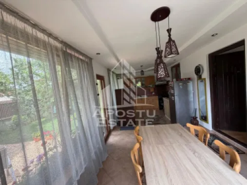Casa individuala de vanzare cu 4 camere, in Sanmihaiu Roman
