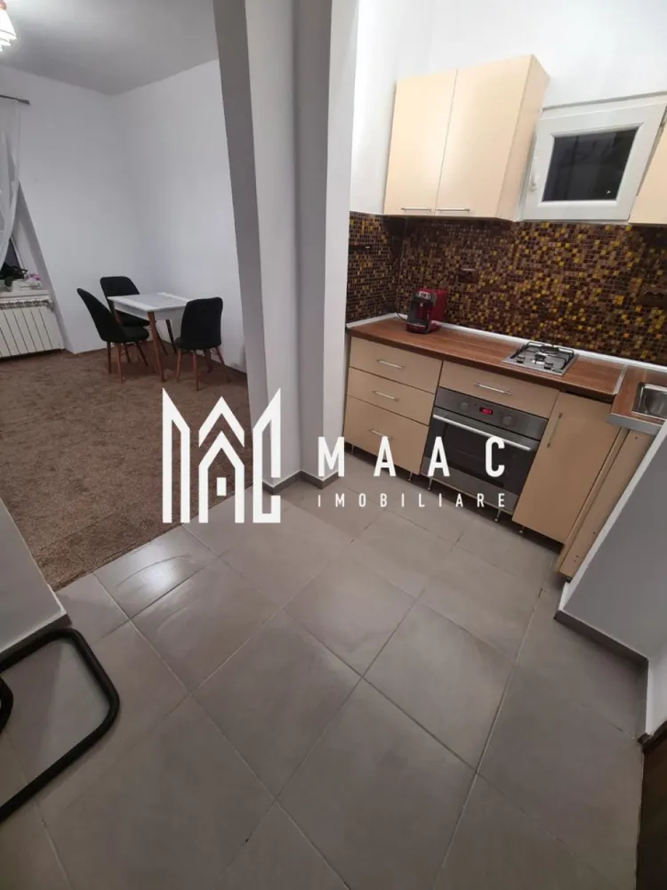 Apartament 2 Camere I 36 MPU I Pivnita I Central - MAAC Imobiliare va propune spre vanzare un apartament cochet, situat în zona centrală a Sibiului, o locație apreciată atât pentru confortul locuirii, cât și pentru potențialul investițional.

Apartamentul are o suprafață utilă de 36 mp și este amplasat la parterul unui imobil, oferind acces facil și confort sporit. Proprietatea se vinde complet mobilată și utilată, fiind pregătită pentru mutare imediată sau pentru închiriere.

În plus, apartamentul beneficiază de o pivniță generoasă de 12 mp, ideală pentru depozitare, oferind un spațiu suplimentar foarte util.

Caracteristici principale:

36 mp utili;
Parter;
Complet mobilat și utilat;
Aer condiționat;
Pivniță de 12 mp;
Zonă centrală, cu acces rapid către toate punctele de interes;
Costuri reduse de întreținere.

Avantaje: Locație centrală, foarte căutată, Acces rapid către centrul istoric, Ideal pentru închiriere pe termen lung sau regim hotelier, Investiție sigură într-o zonă cu cerere ridicată.
Datorită amplasării pe Strada Nouă, apartamentul beneficiază de toate avantajele unei poziții centrale, fiind o oportunitate excelentă pentru cei care doresc confort urban sau randament investițional.

Pentru mai multe detalii si programarea unei vizionari va rugam sa specificati ID: CP3124267.