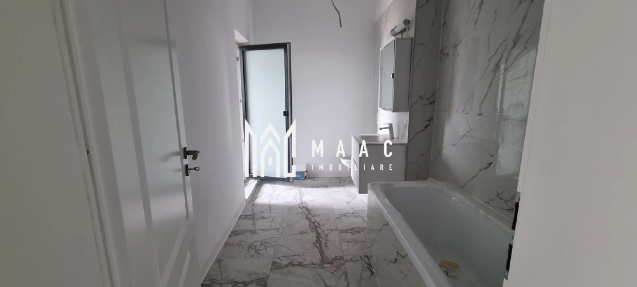 Apartament nou 2 camere I La cheie I 63 + 20 mp I Hipodrom - MAAC Imobiliare - Vă propune spre achiziție un apartament modern într-un proiect rezidențial nou

Descoperiți apartamentul ideal, parte dintr-un ansamblu rezidențial de calitate, care combină confortul, siguranța și eleganța unui spațiu perfect compartimentat! 

Caracteristici principale 
🏡 Suprafață utilă: 63 mp 
🌅 Orientare: Sud – lumină naturală pe tot parcursul zilei 
🏢 Etaj: Parter
🚗 Parcare: Subterană - posibilitate de achiziționare

Compartimentare inteligentă
🔹 Living generos, perfect pentru relaxare 
🔹 Bucătărie decomandată, ideală pentru un spațiu organizat 
🔹 Dormitor confortabil
🔹 Baie modernă, dotată cu geam de aerisire 
🔹 Balcon cu acces din living, locul perfect pentru momente de relaxare 
🔹 Balcon de 7 mp destinat ca spatiu de depozitare.

Spații comune premium 
✅ Casă a scării elegantă, placată cu granit și iluminată inteligent 
✅ Acces securizat și interfon functional
✅ Trei ascensoare electrice de ultimă generație – funcționare silențioasă 
✅ Curte interioară amenajată – loc privat de joacă pentru copii, cu nisip, tobogan, leagăne și bănci 

Finisaje și dotări premium
- Ușă metalică antiefracție placată cu panou MDF Porta-Doors 
- Tâmplărie PVC cu 7 camere, geam termopan LOW-E, 3 foi de sticlă 
- Încălzire eficientă: centrală termică, calorifere din oțel și instalație PEX-AL-PE 
- Instalații electrice complete: tablou general, prize Schneider Sedna, pregătire pentru TV/Internet 
- Contorizare individuală: gaze, curent, apă 

Predare flexibilă – la alb sau la cheie
🔹 La alb: finisaje standard, pregătit pentru personalizare 
🔹 La cheie: cu gresie, faianță, parchet, obiecte sanitare și uși de interior – finisaje alese de dumneavoastră în limita unui buget 

📍 Locație ideală în cartierul Turnișor, cu acces facil către magazine, transport în comun și zona de Vest a orașului. 

👉 Un apartament ideal pentru cei care caută un spațiu modern, confortabil și bine poziționat!

Contactați echipa **MAAC Imobiliare** pentru detalii și programarea unei vizionări, specificând ID CP2489619! 📞✨