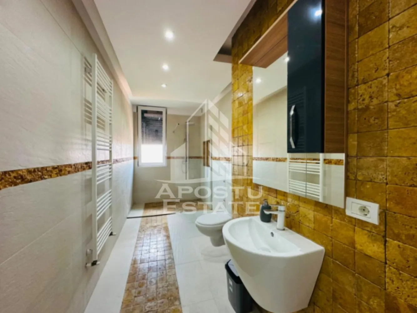 Apartament 2 camere zona Polivalenta