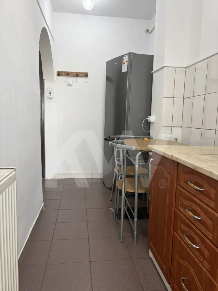 Garsoniera PET FRIENDLY - Garsoniera de închiriat - confort 1, curata,  decomandata, etaj intermediar 3/4, priveliste deosebita, panoramica,  zona linistita, Str Oncesti Sibiu, aproape de toate punctele de interes. 
Este dotata cu centrala termica noua, mobilata si utilata complet. Un singur perete exterior, cheltuieli de intretinere foarte reduse. 
Proprietatea este pet friendly, pentru chiriasi resonsabili. 
Disponibila imediat. 


