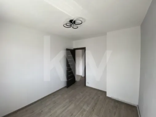 Apartament 2 camere renovat balcon 75500 € Ideal Locuinta - Investitie