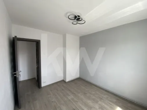 Apartament 2 camere renovat balcon 75500 € Ideal Locuinta - Investitie