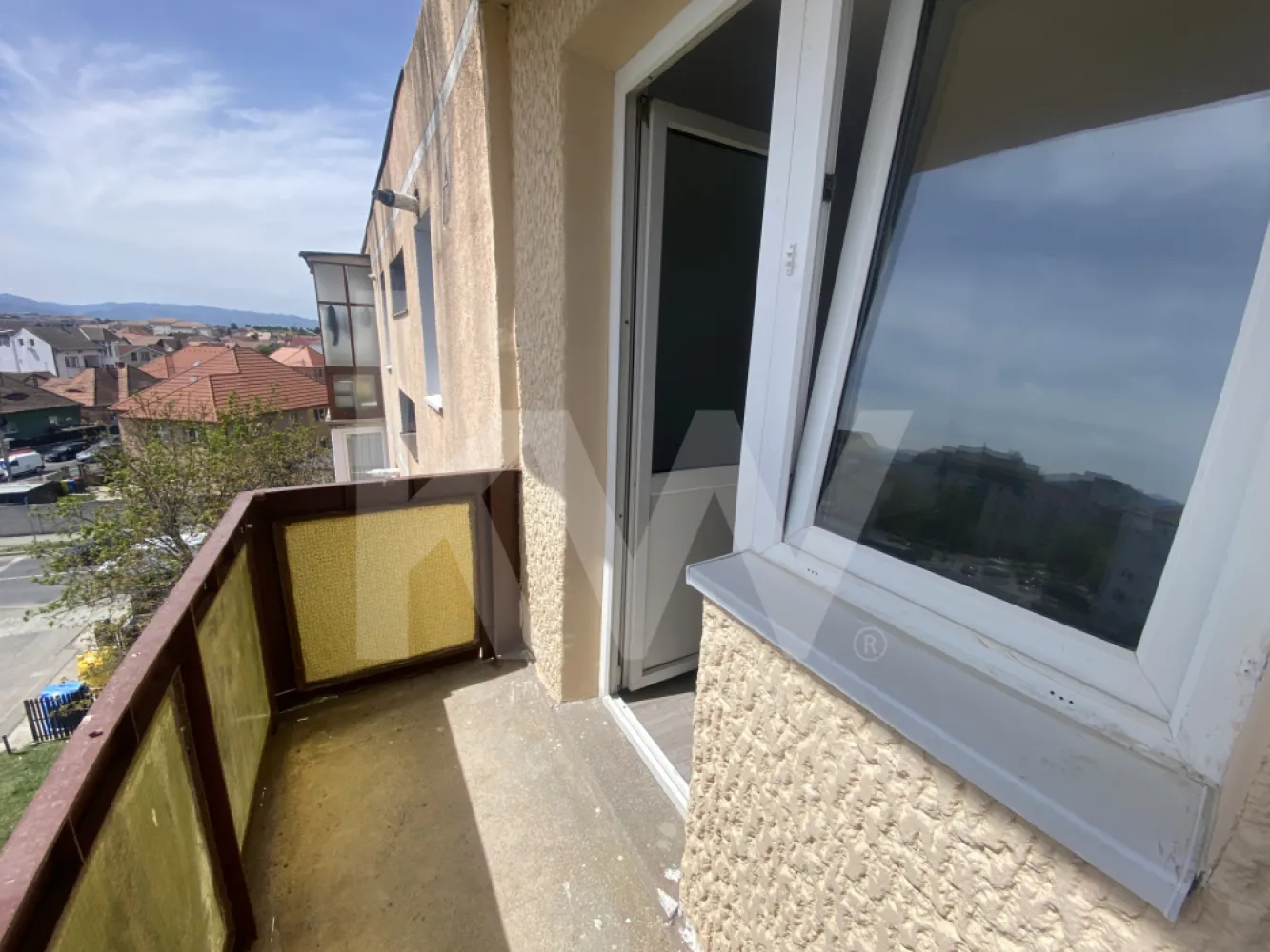 Apartament 2 camere renovat balcon 75500 € Ideal Locuinta - Investitie