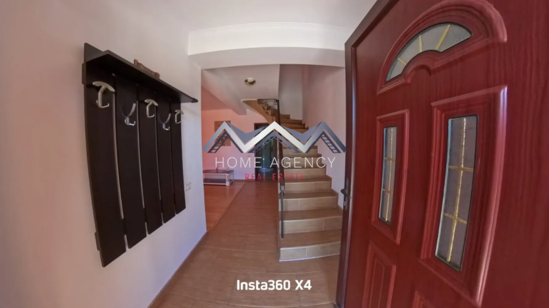 Casă P+1 | 3 dormitoare | Otopeni central - Vă propunem, spre închiriere, o casă P+1, parte dintr-un duplex, situată într-o zonă centrală și liniștită din Otopeni, cu acces facil către DN1, Centură, Pipera, dar și către școli, grădinițe, magazine și restaurante.

Proprietatea dispune de 4 camere bine compartimentate, dintre care 3 dormitoare, precum și 2 băi moderne. Casa este luminoasă, spațioasă și pregătită să ofere tot confortul unei familii sau al celor care își doresc un spațiu bine organizat.

📞 Programează o vizionare chiar acum!
