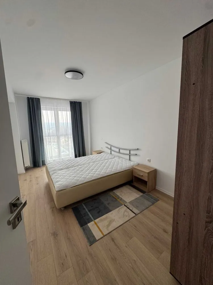 Maurer | Garaj subteran inclus | 2 camere | etaj intermediar - Mentionati ID-ul proprietatii cand apelati: CP3164904
Contact ⓪⑦②⑥ ②②③ ⑧⑧⑥ Sebastian

Apartament 2 camere cu parcare în garaj – Maurer Residence

Oferim spre închiriere un apartament modern cu 2 camere, situat în complexul Maurer Residence din Târgu Mureș, la etajul 5 al unui imobil modern.

Apartamentul are o suprafață utilă de 56 mp, este complet mobilat și utilat, fiind pregătit pentru mutare imediată. În preț este inclus și un loc de parcare în garajul interior.

-- 2 camere
-- 56 mp utili
-- Etaj 5
-- Complet mobilat și utilat
-- Loc de parcare în garaj interior inclus
-- Complex rezidențial modern
-- Zonă liniștită și bine dezvoltată
-- Aproape de magazine, restaurante și alte facilități

Apartamentul reprezintă o alegere excelentă pentru persoanele care își doresc confort, siguranță și acces rapid către punctele de interes ale orașului.

Pentru mai multe informații sau programarea unei vizionări, vă stăm la dispoziție.

Comision agenție: 50% din valoarea primei chirii

Contact ⓪⑦②⑥ ②②③ ⑧⑧⑥ Sebastian