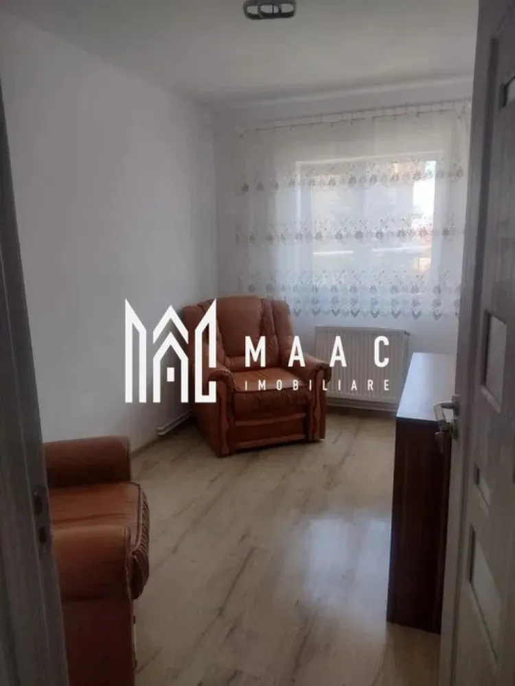 Apartament 4 Camere I Decomandat I Etaj 2 I Vasile Aaron - Vă propunem spre închiriere un apartament spațios cu 4 camere decomandate, situat în cartierul Vasile Aaron, o zonă apreciată pentru accesibilitate, numeroasele facilități din apropiere și conexiunea rapidă către toate zonele orașului.

Locuința este complet mobilată și utilată, oferind spațiul ideal pentru o familie numeroasă sau pentru persoane care își doresc confort și funcționalitate.

Caracteristici:
4 camere decomandate
2 băi
Balcon
Pivniță
Complet mobilat și utilat
Compartimentare practică și eficientă
Disponibil imediat
Avantaje:
Spațiu generos, ideal pentru familie
Se închiriază pe termen lung
Zonă cu acces rapid către școli, grădinițe și magazine
Stații de transport public în apropiere
Numeroase locuri de parcare în zonă
Mutare imediată, fără investiții suplimentare
Localizare:
Cartier Vasile Aaron
Aproape de centre comerciale, farmacii, piețe și alte puncte de interes

Un apartament generos și bine compartimentat, pregătit pentru noii chiriași, într-o zonă cu toate facilitățile necesare unui stil de viață confortabil.

Pentru informati si vizionari: CP3162417