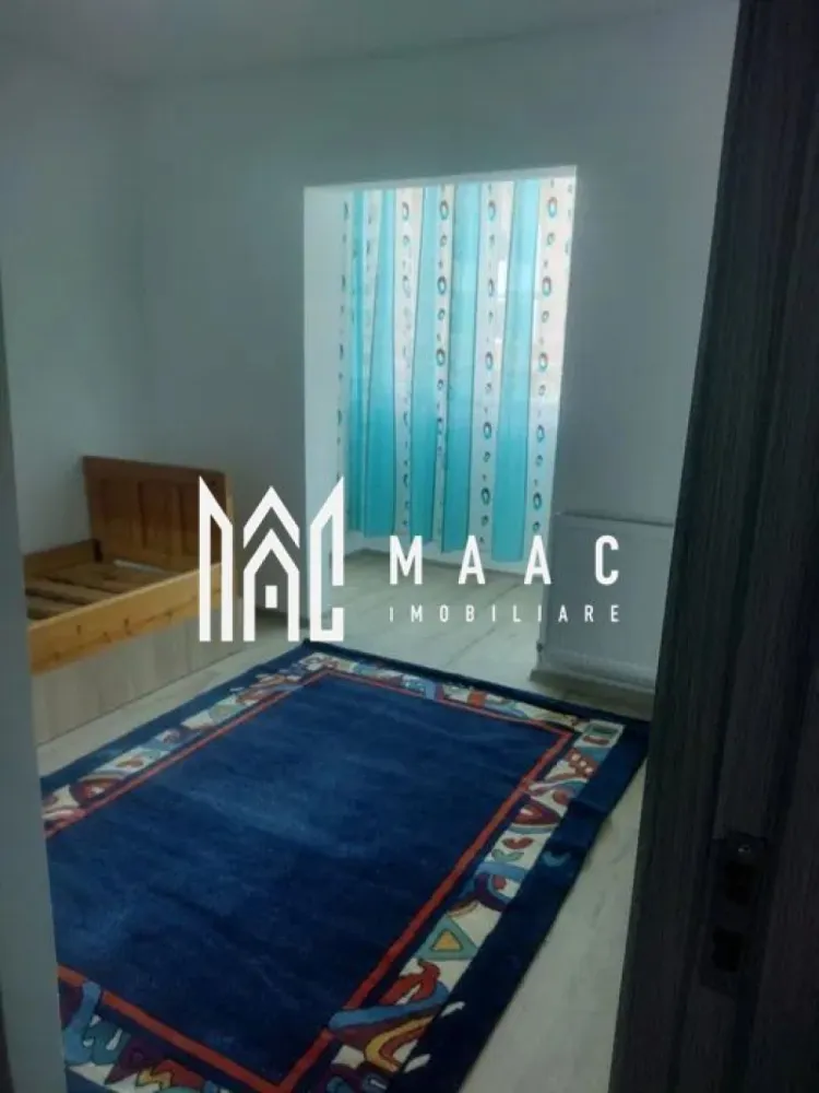 Apartament 4 Camere I Decomandat I Etaj 2 I Vasile Aaron - Vă propunem spre închiriere un apartament spațios cu 4 camere decomandate, situat în cartierul Vasile Aaron, o zonă apreciată pentru accesibilitate, numeroasele facilități din apropiere și conexiunea rapidă către toate zonele orașului.

Locuința este complet mobilată și utilată, oferind spațiul ideal pentru o familie numeroasă sau pentru persoane care își doresc confort și funcționalitate.

Caracteristici:
4 camere decomandate
2 băi
Balcon
Pivniță
Complet mobilat și utilat
Compartimentare practică și eficientă
Disponibil imediat
Avantaje:
Spațiu generos, ideal pentru familie
Se închiriază pe termen lung
Zonă cu acces rapid către școli, grădinițe și magazine
Stații de transport public în apropiere
Numeroase locuri de parcare în zonă
Mutare imediată, fără investiții suplimentare
Localizare:
Cartier Vasile Aaron
Aproape de centre comerciale, farmacii, piețe și alte puncte de interes

Un apartament generos și bine compartimentat, pregătit pentru noii chiriași, într-o zonă cu toate facilitățile necesare unui stil de viață confortabil.

Pentru informati si vizionari: CP3162417