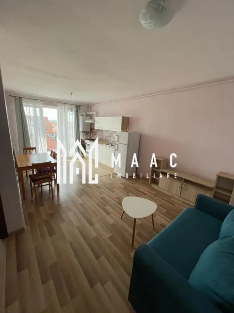 Apartament 2 Camere I Etaj 2 I Loc Parcare I City Residence - Vă propunem spre închiriere un apartament cu 2 camere, situat la etajul 2 al unui imobil modern din ansamblul rezidențial City Residence, una dintre cele mai apreciate zone ale orașului datorită accesului facil către centre comerciale, mijloace de transport și principalele puncte de interes.

Locuința este pregătită pentru mutare imediată și oferă un spațiu confortabil, ideal pentru persoane singure, cupluri sau familii care își doresc un cămin într-un cartier modern și bine conectat.

Avantaje:

2 camere
Etaj 2
Loc de parcare inclus
Disponibil imediat
Zonă modernă și bine dezvoltată
Acces rapid către magazine, restaurante și transport public
Se închiriază pe termen lung

Apartamentul reprezintă alegerea ideală pentru cei care caută confort, siguranță și accesibilitate într-un ansamblu rezidențial apreciat. Pentru mai multe informații sau pentru programarea unei vizionări, vă stăm la dispoziție.

Pentru informati si vizionari: CP3162115