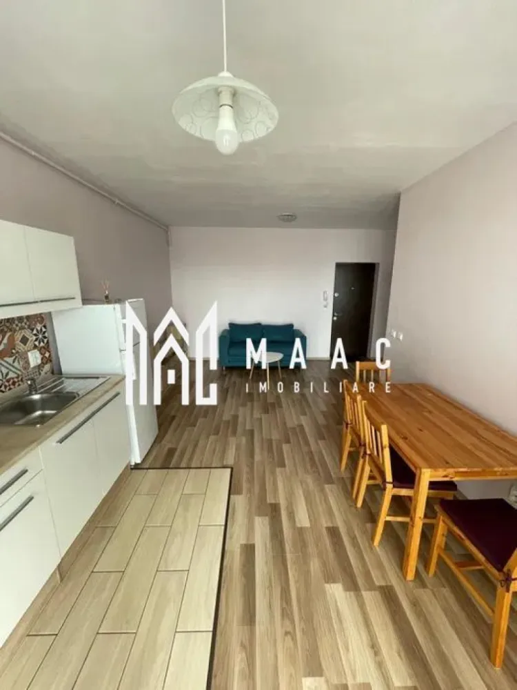 Apartament 2 Camere I Etaj 2 I Loc Parcare I City Residence - Vă propunem spre închiriere un apartament cu 2 camere, situat la etajul 2 al unui imobil modern din ansamblul rezidențial City Residence, una dintre cele mai apreciate zone ale orașului datorită accesului facil către centre comerciale, mijloace de transport și principalele puncte de interes.

Locuința este pregătită pentru mutare imediată și oferă un spațiu confortabil, ideal pentru persoane singure, cupluri sau familii care își doresc un cămin într-un cartier modern și bine conectat.

Avantaje:

2 camere
Etaj 2
Loc de parcare inclus
Disponibil imediat
Zonă modernă și bine dezvoltată
Acces rapid către magazine, restaurante și transport public
Se închiriază pe termen lung

Apartamentul reprezintă alegerea ideală pentru cei care caută confort, siguranță și accesibilitate într-un ansamblu rezidențial apreciat. Pentru mai multe informații sau pentru programarea unei vizionări, vă stăm la dispoziție.

Pentru informati si vizionari: CP3162115