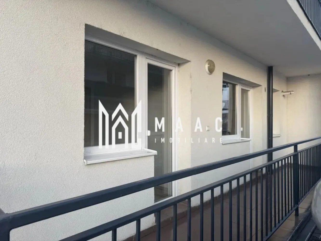 Apartament 2 Camere I Parter I Nemobilat I Balcon I Turnisor - Vă oferim spre închiriere un apartament cu 2 camere, situat la parterul unui imobil, ideal pentru persoanele care doresc să își amenajeze locuința după propriile preferințe.

Apartamentul se predă nemobilat și neutilat, oferind flexibilitate maximă în organizarea și amenajarea spațiului. Locuința beneficiază de un balcon, perfect pentru momentele de relaxare.

Avantaje:

2 camere
Parter
Nemobilat și neutilat
Balcon
Disponibil imediat
Se închiriază pe termen lung
Zonă liniștită, cu acces facil către punctele de interes din oraș

Proprietatea reprezintă o alegere potrivită pentru cei care caută stabilitate și posibilitatea de a-și personaliza locuința după propriul stil și necesități.

Pentru mai multe informații sau pentru programarea unei vizionări, vă stăm la dispoziție.

Pentru informati si vizionari: CP3161560