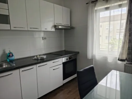 De inchiriat: apartament, 2 camere Oradea. 340 E/luna. Comision 50%