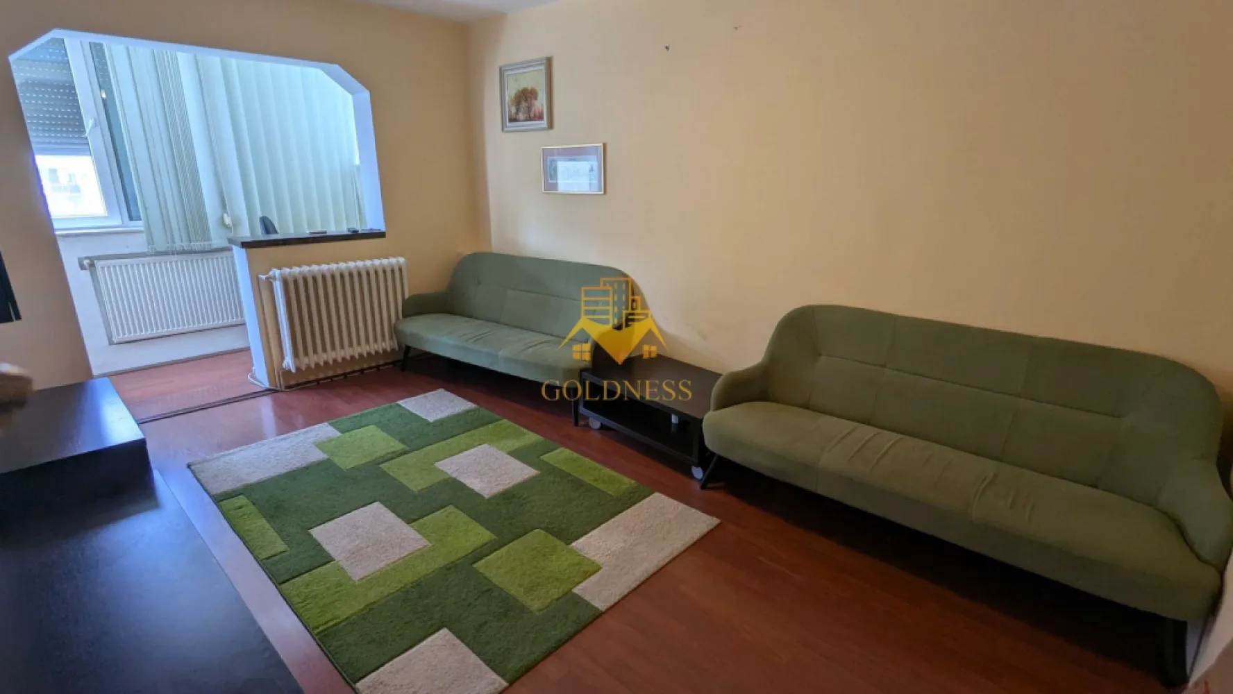2 camere, Manastur, Primăverii, Cinema Dacia, MC, Izlazului, BIG - GOLDNESS Imobiliare vă propune spre închiriere un apartament cu 2 camere complet mobilat și utilat, la etajul 9 într-un imobil de 10 etaje, în Cartierul Manastur.
Posibilitatea de parcare în zona la liber.
Se află în apropierea stațiilor de transport în comun, magazine, restaurante, spații verzi, farmacii, etc. 

Apartamentul este compartimentat astfel:
 - dormitor cu pat matrimonial, dressing, noptiere
 - living cu canapea extensibilă 
 - bucătărie complet utilată și mobilată, loc de servit masa 
 - baie cu cada, calorifer port prosop și dulap pentru depozitare.
 - balcon deschis 5mp.

Imobilul este dotat cu toate cele necesare- termoficare, frigider, aragaz, hotă, mașină de spălat haine, etc. 

Dacă sunteți interesați de acest apartament și doriți să îl vizionați, dar și pentru alte oferte nu ezitați să ne contactați telefonic sau prin e-mail. Vă stăm la dispoziție!
Pentru intermediere se percepe un comision de 50% din prețul chiriei!