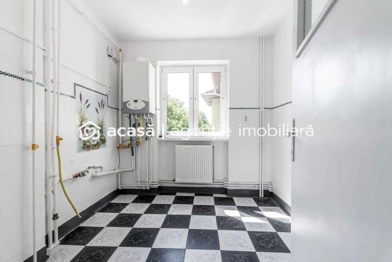 Apartament 2 camere Ultracentral, bvd Revolutiei, Arad - COMISION 0 - 📍 Poziție excelentă cu vede spre centrul orașului, la etajul 3 din 4 al unui imobil cu doar 8 apartamente.

✔️ 51 mp utili
✔️ Living, dormitor, bucătărie
✔️ Baie cu geam
✔️ Balcon închis, debara și 2 holuri
✔️ Centrală termică pe gaz
✔️ Geamuri termopan
✔️ Nemobilat

✨ Vedere atât spre Bulevardul Revoluției, cât și spre strada Crișan.
🚗 Beneficiază de curte interioară privată cu acces auto din strada Crișan – un avantaj rar întâlnit în zona centrală.
💡 O alegere excelentă pentru locuit sau investiție, datorită poziționării ultracentrale și etajului intermediar.

📞 Daniel Hord – Consultant Imobiliar
☎️ 0755 274 519

Nu dispui de toată suma? Te ajutăm noi gratuit! Îți obținem oferte de la 16 bănci.
Ai o proprietate de vânzare în Arad și vrei să știi cât valorează cu adevărat?
Sună-mă pentru o evaluare gratuită, fără obligații!

Birou: ACASĂ | Agenție imobiliară Arad
Bulevardul Decebal 2, Arad 310133