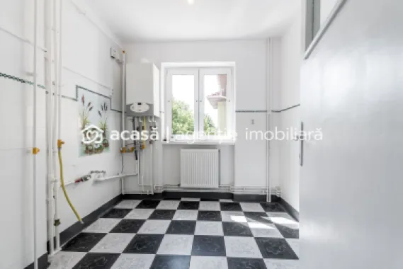Apartament 2 camere Ultracentral, bvd Revolutiei, Arad - COMISION 0