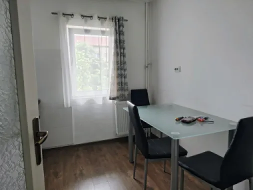 De inchiriat: apartament, 2 camere Oradea. 340 E/luna. Comision 50%