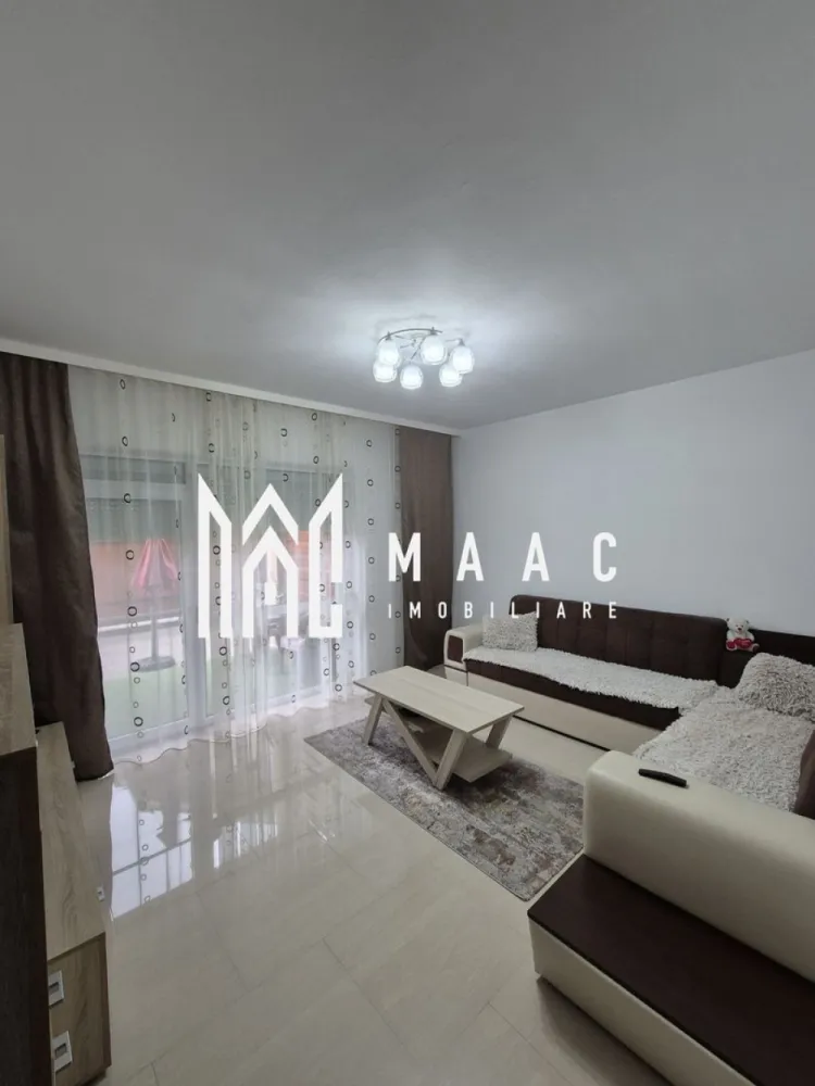 Apartament 3 Camere | Curte 37 MP | Cartierul Arhitecților - MAAC Imobiliare vă propune spre vânzare un apartament modern cu 3 camere, situat în Cartierul Arhitecților.

Caracteristici principale:
Suprafață utilă: 73 mp
Curte proprie: 37 mp
Loc de parcare inclus
Încălzire în pardoseală
Aer condiționat
Se vinde complet mobilat

Compartimentare:
Livingcu acces direct pe terasă
2 dormitoare
Bucătărie separată cu acces către terasă
2 băi
Cămară pentru depozitare în bucătărie
Debara amplasată în curte

Localizare
Apartamentul este amplasat într-o zonă liniștită din Cartierul Arhitecților, cu acces rapid către Sibiu, centre comerciale, școli, grădinițe, farmacii și mijloace de transport.

Pentru mai multe detalii și programarea unei vizionări, vă rugăm să contactați echipa MAAC Imobiliare și să menționați ID-ul proprietății: CP3125056.