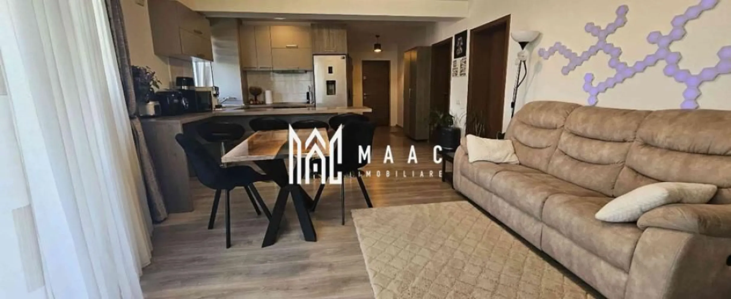 Apartament 3 Camere | 65 MPU | 2 Parcări | Șelimbăr - MAAC Imobiliare vă propune spre vânzare un apartament, situat la parterul unei vile cu doar 6 apartamente, într-o zonă liniștită..

Caracteristici principale
Suprafață utilă: 65 mp
Balcon amenajat: 5 mp
Parter într-o vilă P+2
2 locuri de parcare incluse
Acces la teren verde comun de aproximativ 800-900 mp
Se vinde complet mobilat și utilat

Compartimentare
Hol de acces
Living cu bucătărie open-space
2 dormitoare
Baie cu geam pentru aerisire naturală
Balcon amenajat pentru relaxare

Dotări și finisaje
Centrală termică
Plită cu inducție încorporată
Cuptor electric
Mașină de spălat vase încorporată
Frigider
Hotă încorporată
Mașină de spălat rufe
Uscător de rufe
Sistem de supraveghere video cu acces din aplicație mobilă

Localizare
Situat la doar câteva minute de Shopping City Șelimbăr, apartamentul beneficiază de acces rapid către magazine, restaurante, farmacii, școli, grădinițe și principalele artere de circulație ale orașului.

Pentru mai multe detalii și programarea unei vizionări, vă rugăm să contactați echipa MAAC Imobiliare și să menționați ID-ul proprietății: CP3125063.