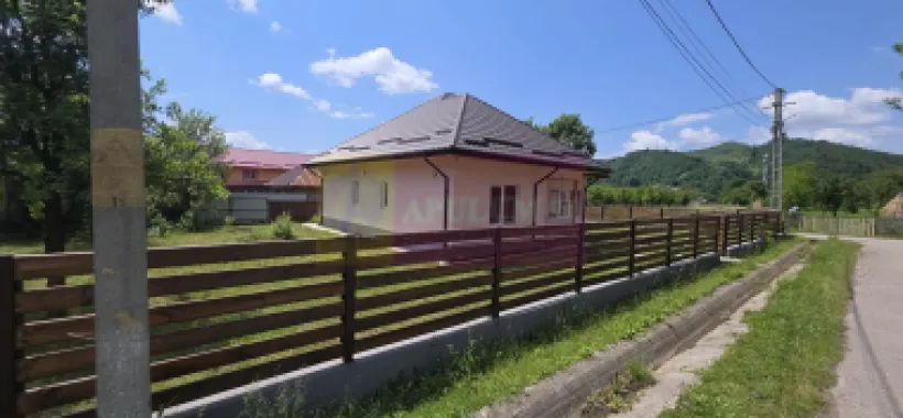 Casa de vanzare cu 4 camere in Brebu