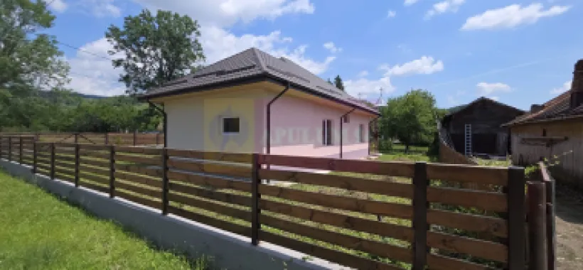 Casa de vanzare cu 4 camere in Brebu
