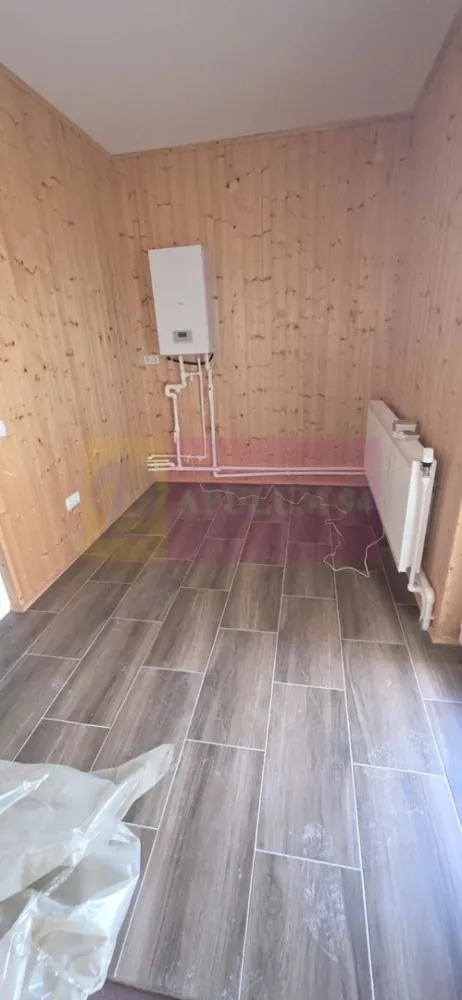 Casa de vanzare cu 4 camere in Brebu