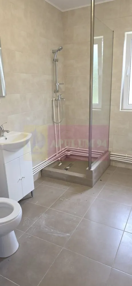 Casa de vanzare cu 4 camere in Brebu