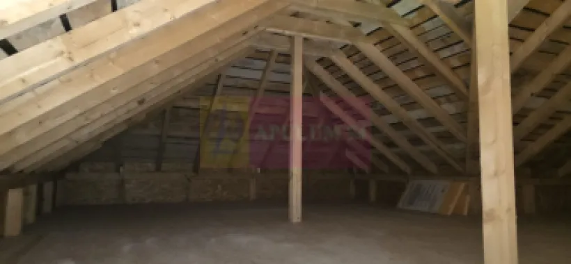 Casa de vanzare cu 4 camere in Brebu