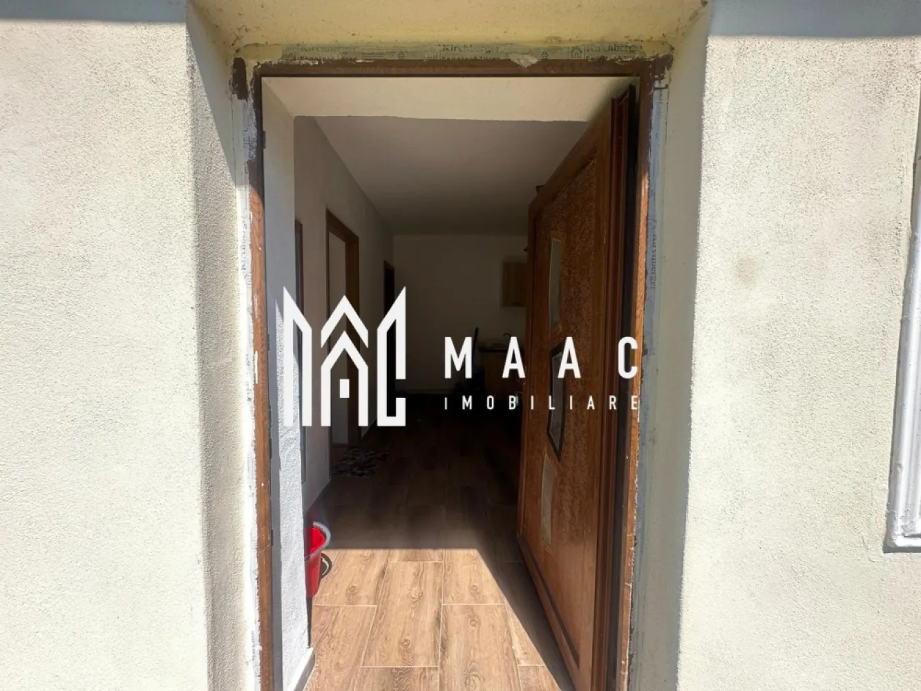 CASA INDIVIDUALA I 4 CAMERE I AVRIG - Maac Imobiliare ofera spre vanzare casa compusa din doua corpuri de cladire:

Corpul 1:
- 2 camere
- bucatarie 
- baie

Corpul 2:
- 2 camere
- baie

Imobilul este situat in Avrig, intr-o zona linistita, fiind potrivita atat pentru locuit, cat si pentru investitie.
Disponibila imediat.

Pentru mai multe detalii sau programarea unei vizionari anuntati telefonic CP3164322