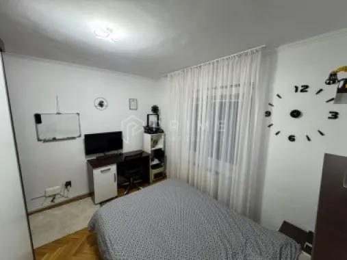 Apartament cu 3 camere, decomandat – Cartier Tudor- Mobilat și utilat