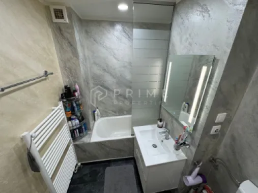 Apartament cu 3 camere, decomandat – Cartier Tudor- Mobilat și utilat