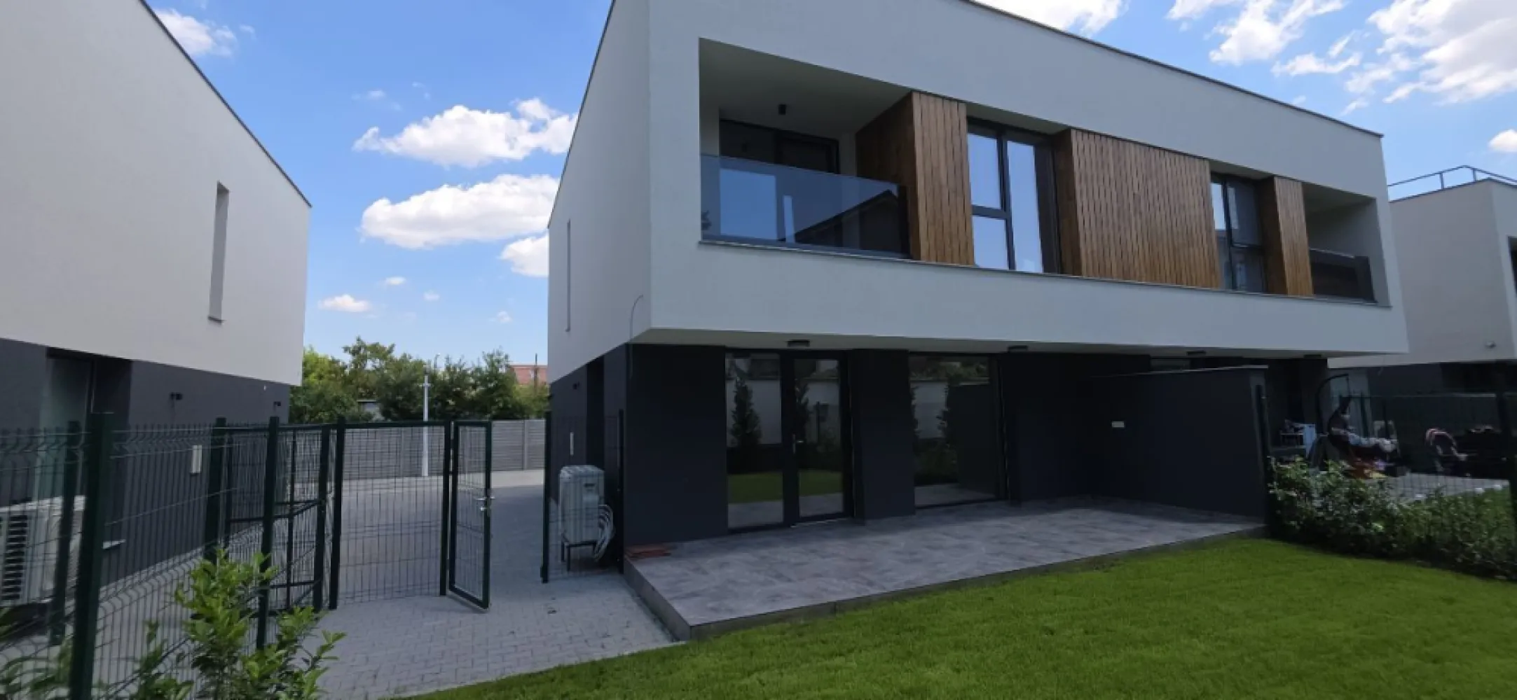 Giulesti duplex P+1 4 camere de vanzare