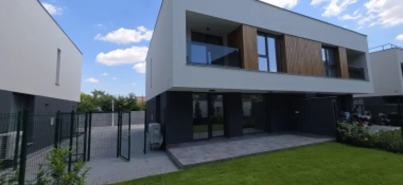 Giulesti duplex P+1 4 camere de vanzare