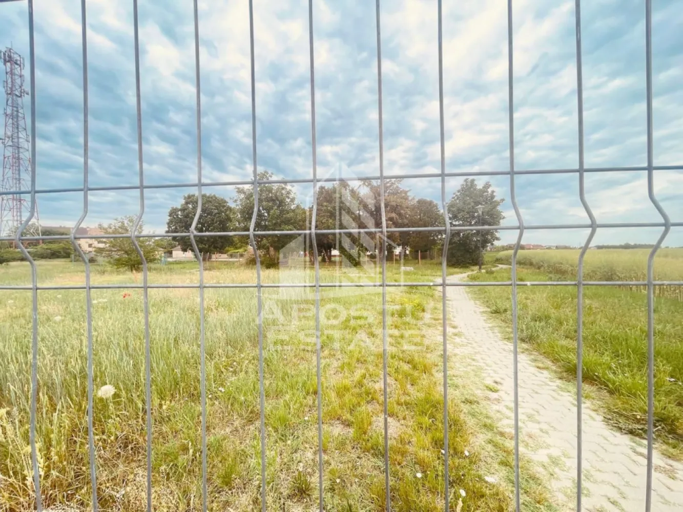 Teren Intravilan cu Constructie Zimandu Nou