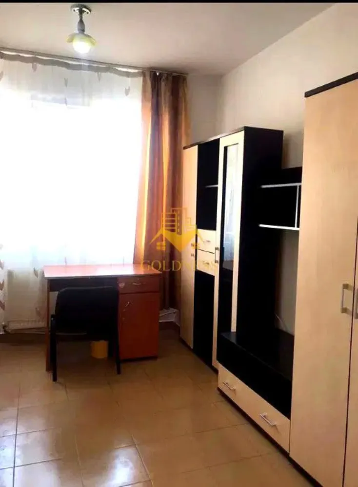 garsoniera, Gheorgheni, zona FSEGA, Iulius Mall - GOLDNESS Imobiliare vă propune spre închiriere o garsoniera camere complet mobilata și utilata, la Parter inalt într-un imobil de 4 etaje, în cartierul Gheorgheni.
Posibilitate de parcare la liber, in zona !
Se află în apropierea stațiilor de transport în comun, magazine, restaurante, spații verzi, farmacii, etc. 

Garsoniera este compartimentat astfel:
 - o camera cu canapea extensibila, spatiu pentru depozitare, comoda TV, TV, loc de luat masa
 - bucatarie complet mobilata, utilata
 - baie cu cabina de dus, spatiu pentru depozitare
Imobilul este dotat cu toate cele necesare- centrală pe bloc, mașină de spălat haine, frigider, aragaz, hotă, etc. 

Dacă sunteți interesați de acest apartament și doriți să îl vizionați, dar și pentru alte oferte nu ezitați să ne contactați telefonic sau prin e-mail. Vă stăm la dispoziție!

Pentru intermediere se percepe un comision de 50% din prețul chiriei!