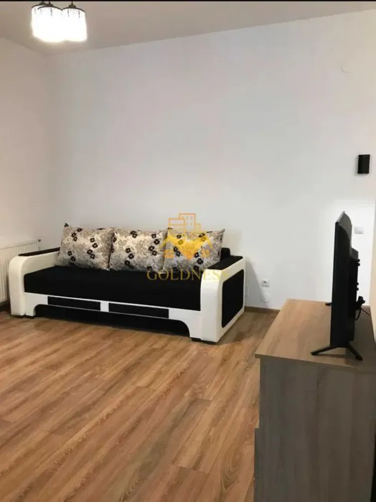 2 Camere Openspace,Gheorgheni, FSEGA, Iulius Mall, Venus,Panemar, - GOLDNESS Imobiliare vă propune spre închiriere un apartament cu 2 camere complet mobilat și utilat, la etajul 1 într-un imobil de etaje 4 în Cartierul Gheorgheni.
Posibilitate de parcare in zona la liber!
Se află în apropierea stațiilor de transport în comun, magazine, restaurante, spații verzi, farmacii, etc. 

Apartamentul este compartimentat astfel:
 - dormitor cu pat matrimonial, dressing, noptiere
 - living cu bucatarie open space complet utilată și mobilată, canapea extensibilă, loc de servit masa 
 - baie cu cabina de dus, calorifer port prosop și dulap pentru depozitare.
 - balcon 5 mp.

Imobilul este dotat cu toate cele necesare- centrală proprie, frigider, aragaz, hotă, mașină de spălat haine, etc. 

Dacă sunteți interesați de acest apartament și doriți să îl vizionați, dar și pentru alte oferte nu ezitați să ne contactați telefonic sau prin e-mail. Vă stăm la dispoziție!
Pentru intermediere se percepe un comision de 50% din prețul chiriei!