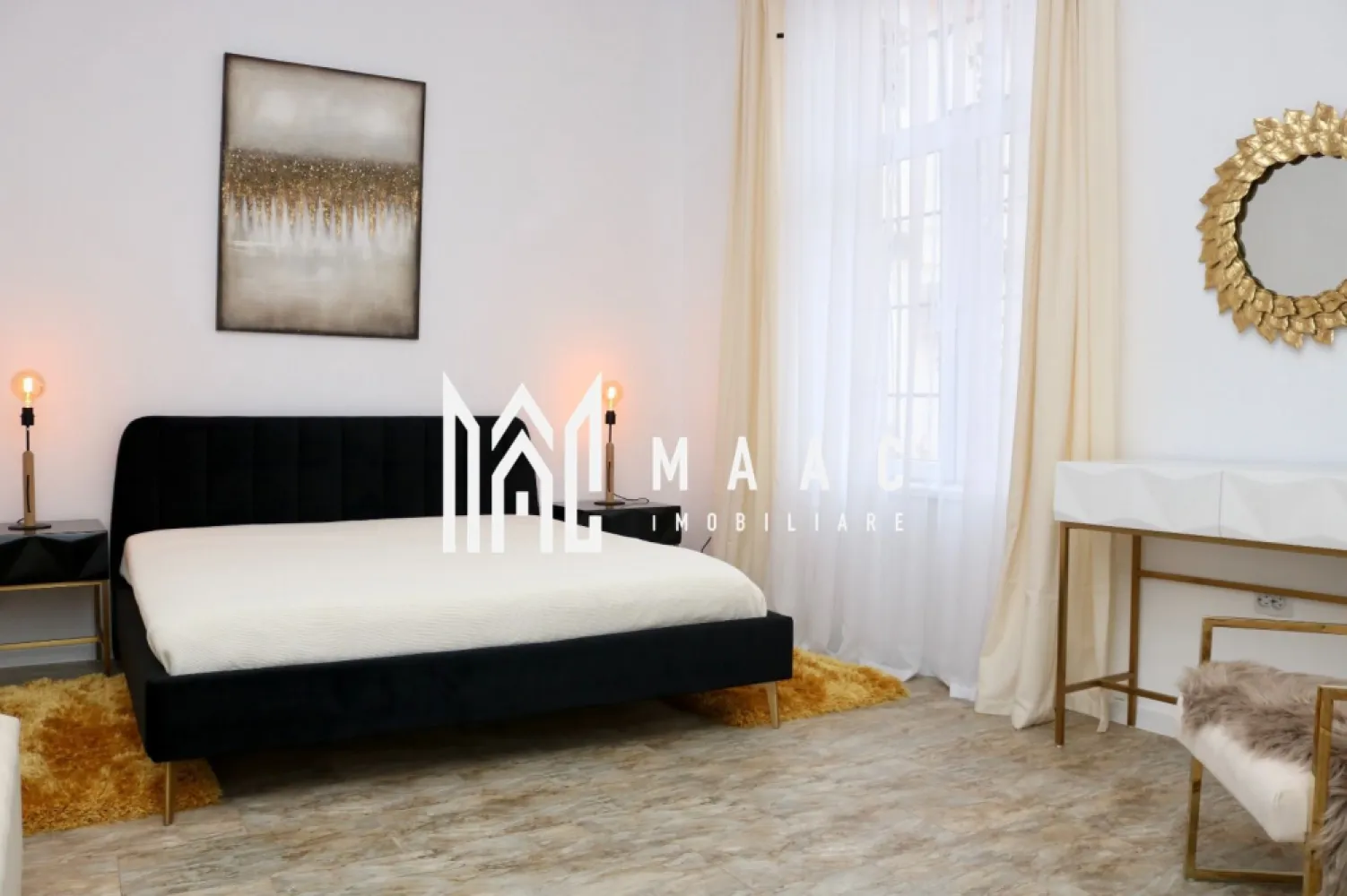 Apartament 4 camere | 2 bai | Modern | Curte | Central - MAAC Imobiliare propune spre inchiriere un apartament cu 4 camere, situat central, spațios, liniștit și luminos, amplasat in zona centrala din Cisnadie.

Locuinta este alcatuita din 3 dormitoare, living cu bucatarie open-space, 2 bai, hol.

Aferent - loc de parcare in curtea interioara.

Accesul imobilului se face printr-o curte privata. 

Zona linistita cu putini vecini.

Apartamentul se prezinta impecabil, acesta fiind. renovat modern cu mobilier si electrocasnice de calitate.

Pentru mai multe detalii specificati: CP2954375