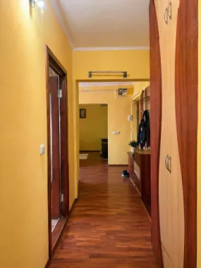 De vanzare apartament cu 4 camere, Dunarea Mall, 95.000 euro