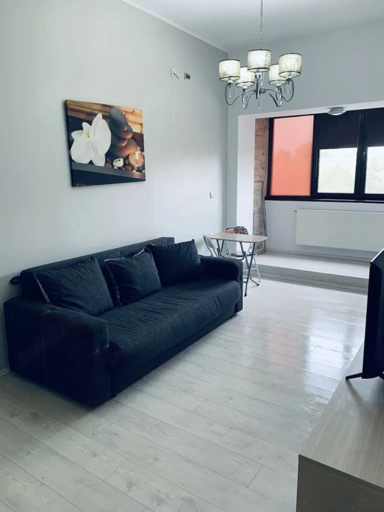 De inchiriat apartament cu o camera Centru, 280 euro - Se ofera spre inchiriere apartament cu o camera, etaj 4/4, situat în zona Centru, într-o locație foarte bună, aproape de magazine și mijloace de transport.
Apartamentul este complet mobilat și utilat, oferind tot confortul necesar pentru mutare imediată. Locuința este luminoasă, bine întreținută și potrivită pentru un cuplu, o familie sau persoane care doresc acces rapid la principalele puncte de interes din oraș.
Preț: 280 €/lună
Garantie returnabila 280 euro.
Se percepe comision de tranzactionare.
Pentru mai multe informații sau pentru programarea unei vizionări, vă rog să mă contactați 0741.030.291 Marilena, Agentia imobiliara Mag Invest.
Disponibil imediat!